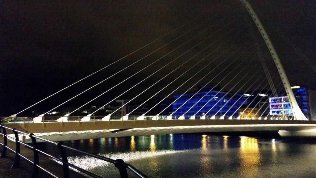 Bron som föreställer en harpa.