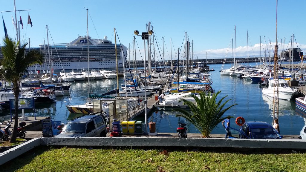 Yachthamnen i Funchal.